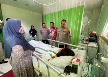 Usai Kerusuhan, Kapolresta Pati Besuk Korban Aksi dan Kapolsek Pati Kota