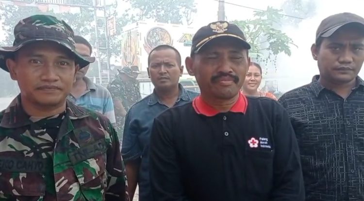 Peduli Lingkungan, Danramil 02/Juwana Dekat Warga