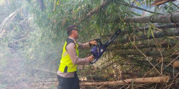 Antisipasi Banjir, Aparat dan Warga Suwaduk Kerja Bakti