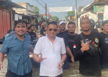 Banjir Landa Pati Timur ! Fraksi Partai Demokrat Bagikan Ratusan Nasi Bungkus