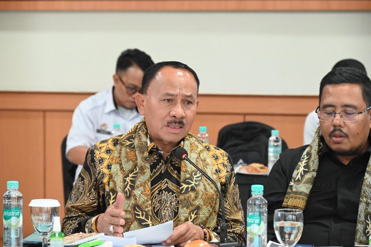 Narapidana Korupsi Ketahuan Pakai HP, Kini di Pindah Nusakambangan