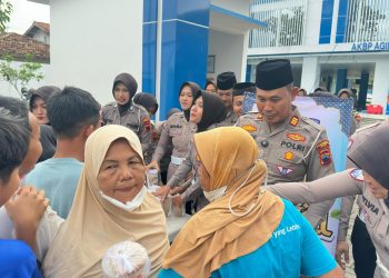 Tebar 500 Takjil, AKP Muhari : Warga Puji Polisi Humanis