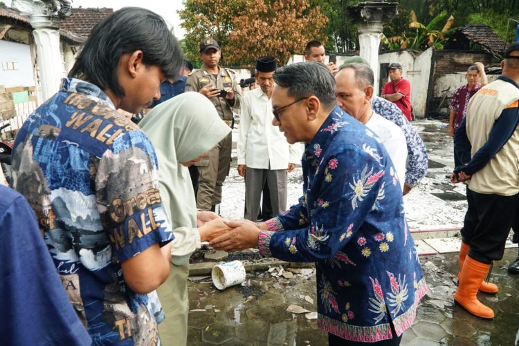 Rp15 Juta Digelontorkan! Pemkab Pati-Baznas Gerak Cepat Bantu Korban Kebakaran