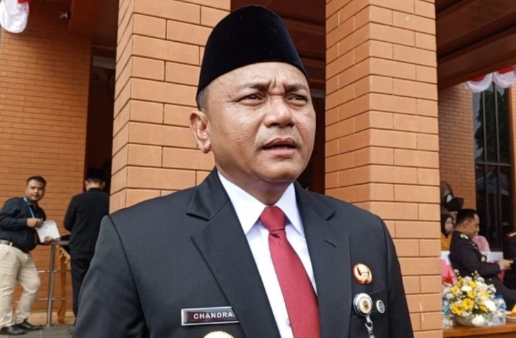 Lautan Silaturahmi Usai Salat Id, Plt Bupati Dekat Masyarakat