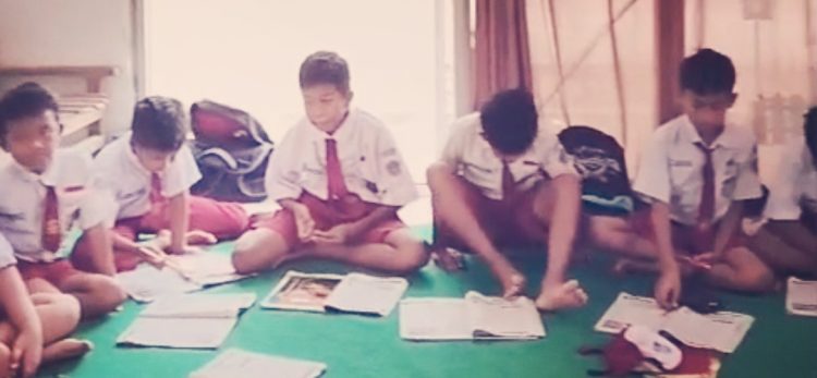 Belajar di Balai Desa, Negara Dinilai Lalai Pengawasan Pendidikan